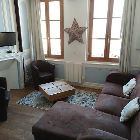 Le Saint Leonard...Il Est Bleu Apartment Honfleur Exterior foto