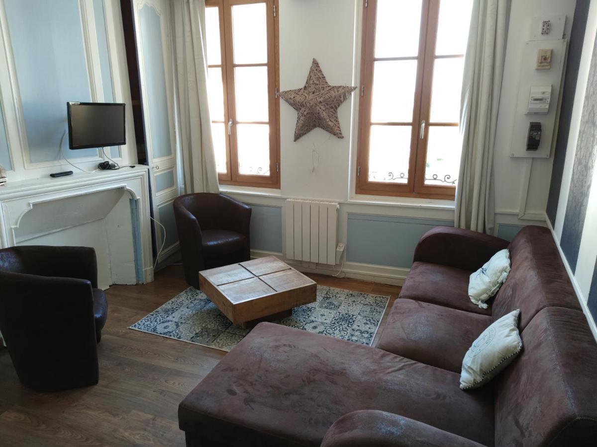 Le Saint Leonard...Il Est Bleu Apartment Honfleur Exterior foto