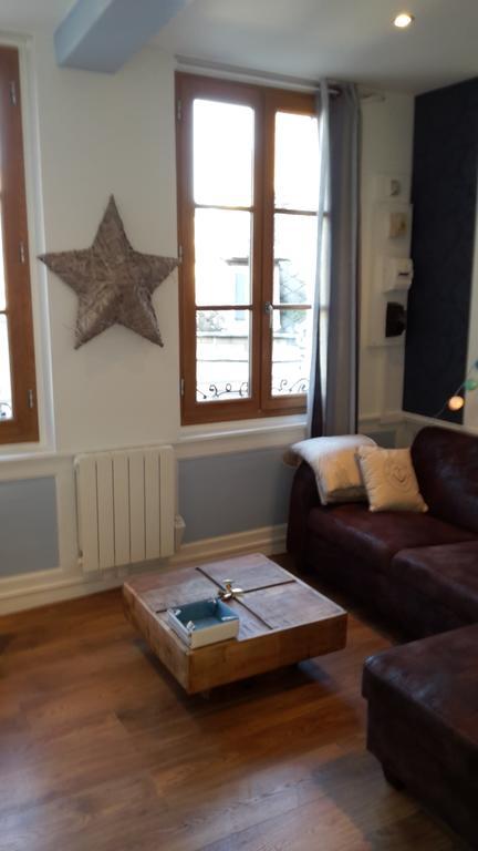 Le Saint Leonard...Il Est Bleu Apartment Honfleur Exterior foto