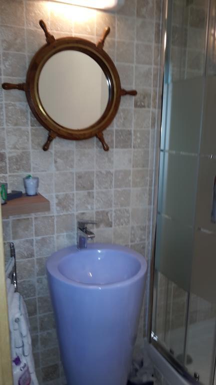 Le Saint Leonard...Il Est Bleu Apartment Honfleur Cameră foto